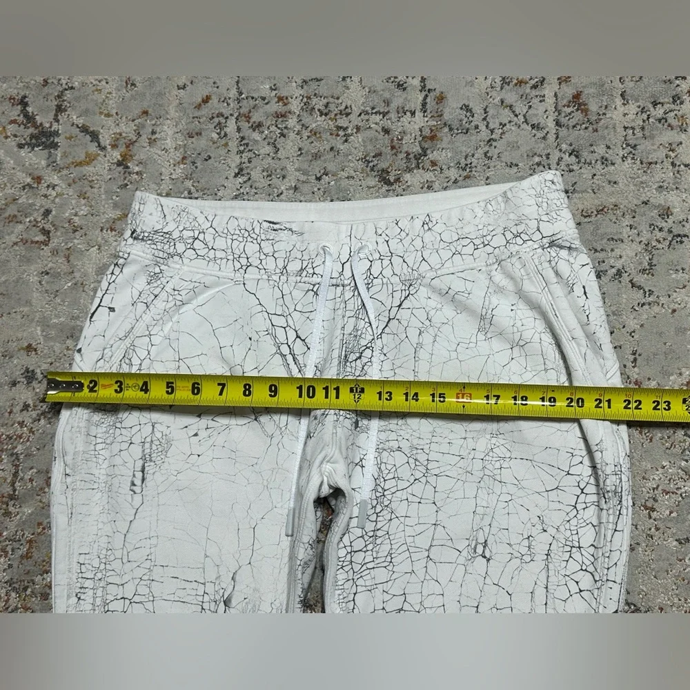 LULULEMON thick jogger pants size 14 white marbled